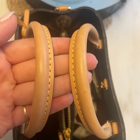 Louis Vuitton Monogram Montaigne BB - Picture 2 of 15